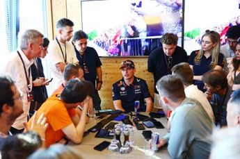 Verstappen deelt ervaringen met nieuwe wedstrijdleider: 'Geweldige start!'