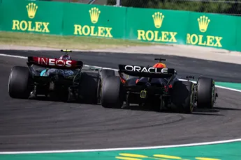 Doornbos noemt Verstappen beste coureur ooit: 'Daar is Wolff van teruggekomen'
