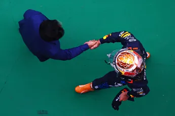 Column | F1 moet ingrijpen bij losgeslagen FIA en zuiniger op Verstappen zijn