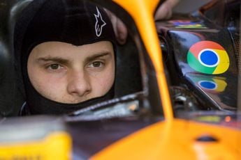 Piastri onder de indruk van kwalificatie Verstappen: 'Tenzij zijn auto een tank is'