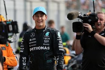 Ondertussen in F1 | Mercedes maakt compilatie van wandelende meme Russell