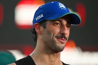 Ondertussen in F1 | Ricciardo verschijnt met een petje ten ere van zijn pensioen