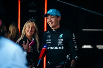 Zwager van Verstappen en oud-coureur houden zich niet in: 'Russell lijkt op een Playmobil-poppetje'
