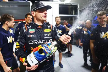 Albers zag cruciale omschakeling bij Verstappen: 'Hij liet zich voorbij steken'