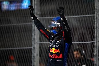 Wereldkampioen Verstappen geeft openheid: 'Spookten ideeën door mijn hoofd'