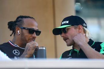 Bottas keek met verbazing naar prestaties Mercedes: 'Had dit, net als iedereen, niet verwacht'