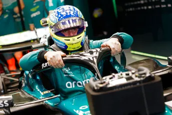 Boordradio's Abu Dhabi 2024 | Alonso ontevreden: 'Volgende keer doe ik het wel zelf'