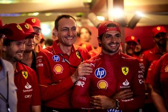 Sainz blikt terug op moeilijk Ferrari-bericht: 'Toen ik het hoorde, kon ik het echt niet geloven'