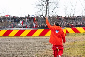 Clarkson zet Hamilton voor het blok: 'Leclerc besteedt minder aandacht aan poseren voor foto's'