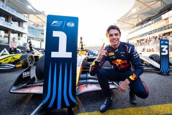 Martí is Red Bull-junior, student én Alonso’s protegé: ‘Probeer hem niet te veel lastig te vallen!’