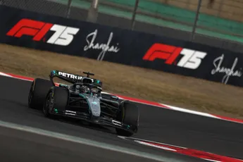 Russell van moeilijkheden naar verrassend knappe prestatie: Mercedes vol lof over coureur
