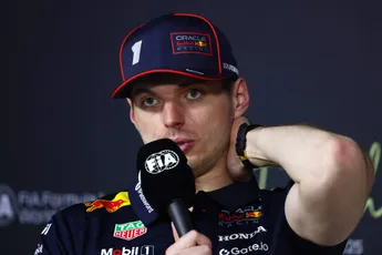 Verstappen wijst idee resoluut af: 'Met wat ik hier nu doe en verdien, kan ik dat niet maken'