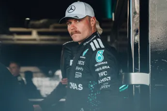 Bottas heeft een vraag over de RB21: 'Verstappen presteert bijna beter dan auto toelaat'