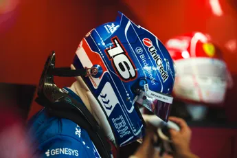 F1 in het kort | Leclerc crasht voor de start van de sprintrace
