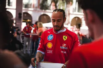 Hamilton trekt wenkbrauwen op na opmerking over flexi-wings van Wolff: 'Hoop dat hij gelijk heeft'