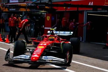 Hamilton voelt bui al hangen na akkefietje met Verstappen: 'Heeft hem zeker afgeleid'
