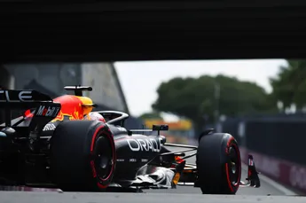 Oud-kampioen lyrisch over Verstappen: 'Mensen hebben geen excuus meer: het is niet alleen de auto'