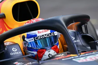 Windsor pakt potlood erbij en schetst gave van Verstappen en Leclerc: 'Max was nog extremer'