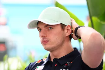 F1 in het kort | Verstappen na zijn eerste race van de dag: 'Kwam topsnelheid tekort'
