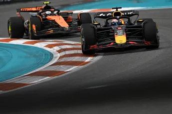 Albers spreekt collega tegen en gelooft in kansen Verstappen: 'Die mannen maken ook veel fouten'