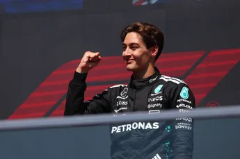 Albers plaatst Russell boven Piastri en Norris: 'Of je hem nu leuk vindt of niet'