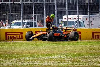 Steiner kan met zijn hoofd niet bij actie Norris: 'Zelfs op een motor pas je daar niet tussendoor!'