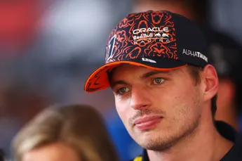 Coronel zweert dat Verstappen bij Red Bull blijft: 'Waar was Mercedes?'