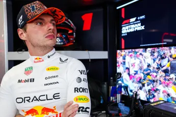 Verstappen met creatieve oplossing na 'pure pech': 'Ik probeerde hem nog te helpen'