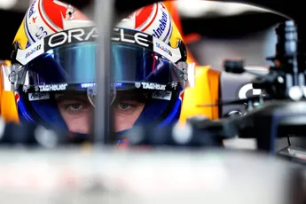Brundle neemt het stokje van Kravitz over en stookt: 'Had Verstappen de volle vier strafpunten gegeven'
