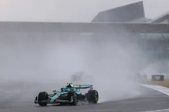 Alonso suggereert radicale oplossing voor zichtproblemen: ‘Dan kunnen we starten met nul spray’