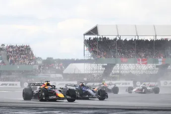Duitse journalist kijkt met open mond naar Verstappen: 'Kunt niet anders dan je pet afnemen'