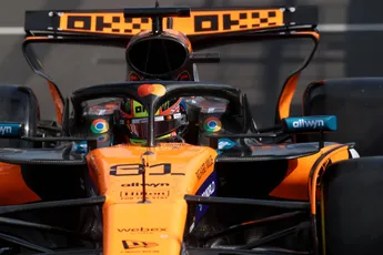 Verstappen verliest sprintpole aan Piastri in laatste seconden, flinke uithaal van bijna vijf tienden