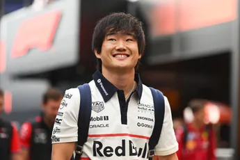 Ondertussen in F1 | Feest bij Tsunoda's kant van de Red Bull-garage na kwalificatieresultaat