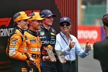 Oud-kampioen Fittipaldi blikt terug op ontmoeting met Verstappen: 'Ik vroeg Jos: wat doe jij met Max?'