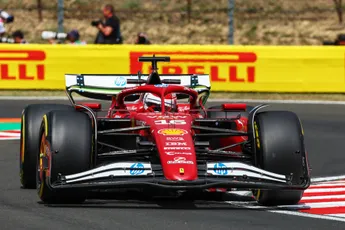 Leclerc zorgt voor daverende verrassing in Hongarije, Verstappen blijft op P8 steken