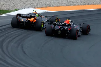Norris koos eieren voor zijn geld tegen Verstappen: 'Wist dat Max ervoor zou gaan'