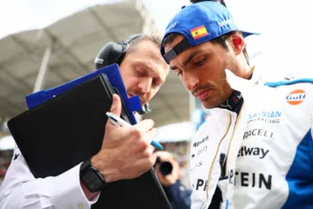 Sainz baalt van focus op Verstappen en Norris: 'Kwam over alsof er een ongeluk zou komen'