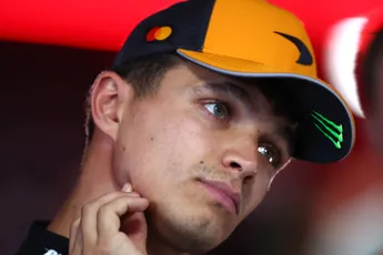 Norris luchtig over strijd met Verstappen: 'Het zou cooler zijn geweest als het iets had betekend'