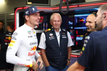 Verstappen ging tegen advies van Red Bull in: 'Toen ik wegliep, zag ik ze nog twijfelen'