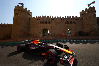 Norris voert de boventoon in Bakoe, Verstappen laat nog niet het achterste van de tong zien