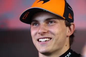 Piastri gaat wissel aankaarten bij McLaren: 'Het is iets wat we zeker zullen bespreken'