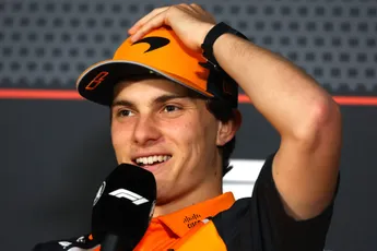 Piastri crasht in Azerbeidzjan, ideale kans voor Verstappen en Norris