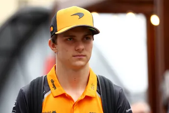 Piastri bespreekt domme fouten en titelkansen van Verstappen: 'Alleen maar gunstig voor mij'