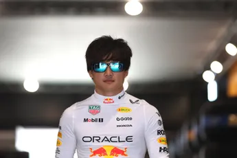 Ondertussen in F1 | Tsunoda komt oog in oog te staan met de paddockkat van Bakoe