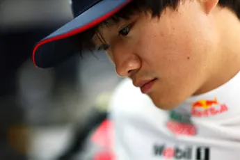 Tsunoda zit met twee frustraties in vergelijk met Verstappen: 'Dit kostte me drie of vier tienden'