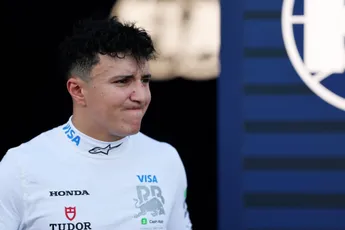 Ondertussen in F1 | Vermomde Russell waant zich een gewone toeschouwer