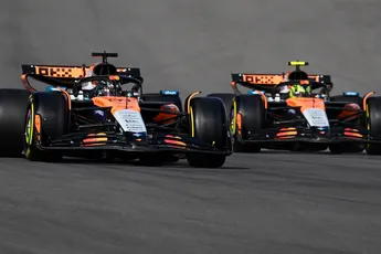 Oud-teambaas begrijpt McLaren niet: 'Als ik dat kan zien, dan kunnen Brown en Stella dat toch ook!'