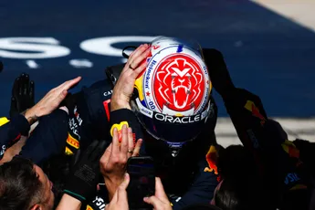 Mol looft 'race-gogme' Verstappen en internationale krantenkop: 'Waanzinnige tekst'