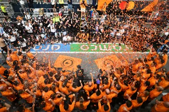 Ondertussen in F1 | McLaren viert de constructeurstitel in de fabriek