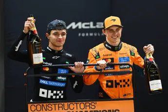 Piastri's afwezigheid bij titelfeestje op het podium hint op strategische besluitvorming voor Norris